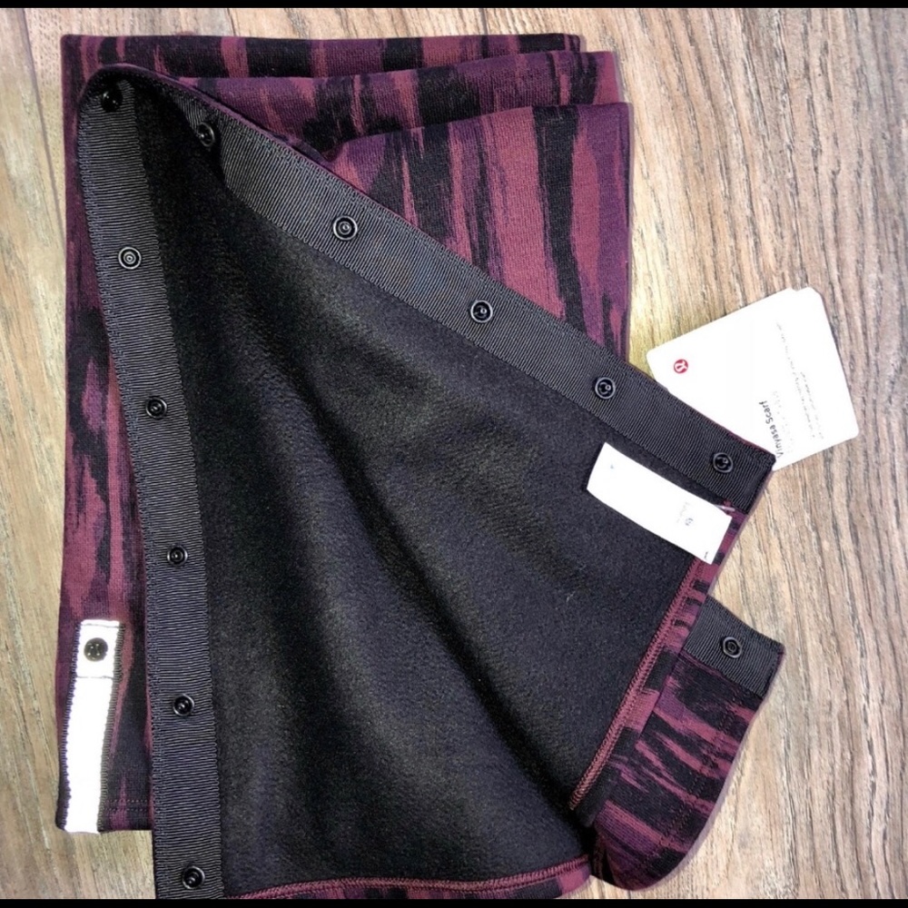 Vinyasa scarf Lululemon - Picture 4 of 4